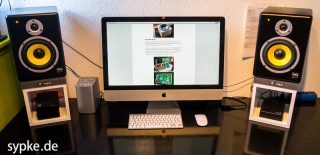 Aktiver Studiomonitor IMG Stage Line SOUND-65/SW im Betrieb am Apple iMac